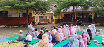 Melaksanakan Praktek Sholat Dhuha