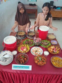 KEGIATAN PEDOMAN GIZI SEIMBANG (ISI PIRING KU)