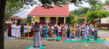 Melaksanakan Praktek Sholat Dhuha