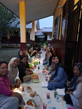 Kegiatan Buka Bersama Di Sekolah
