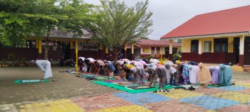 Melaksanakan Praktek Sholat Dhuha